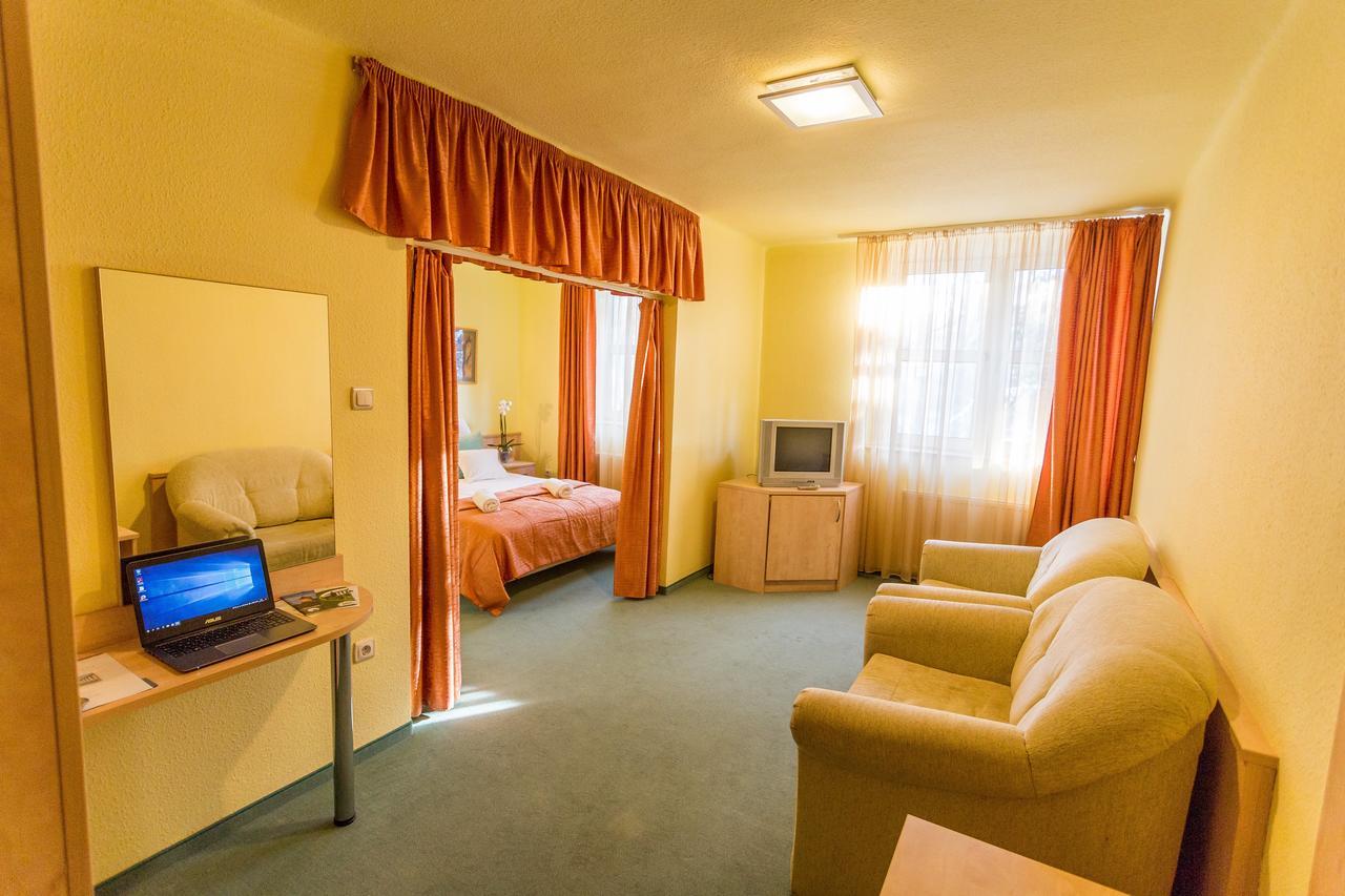 Salgo Hotel Salgótarján Dış mekan fotoğraf