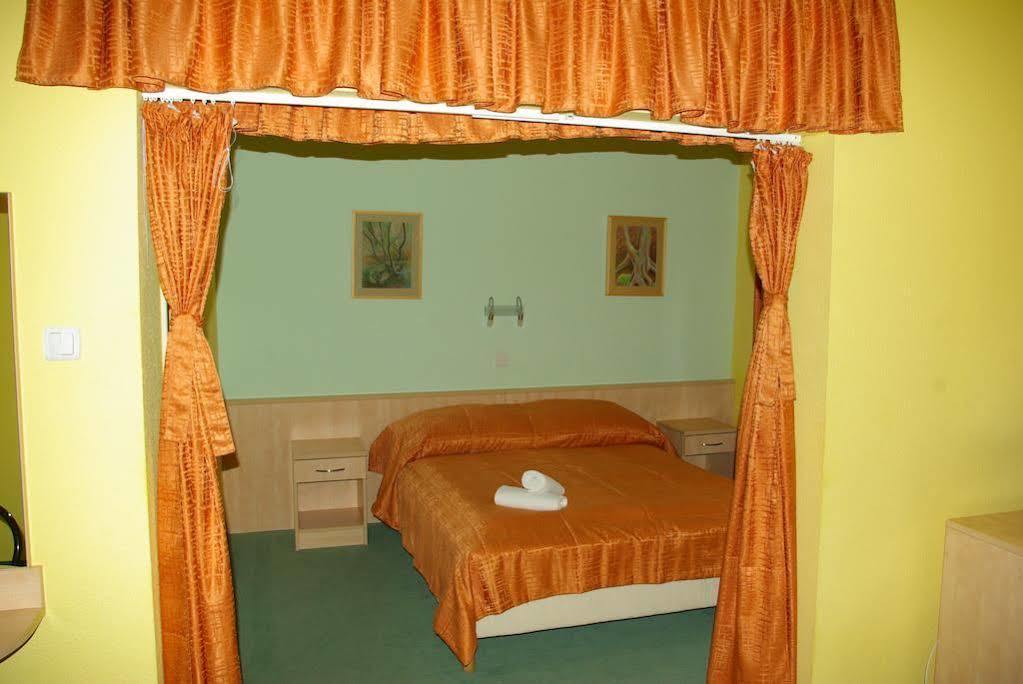 Salgo Hotel Salgótarján Dış mekan fotoğraf